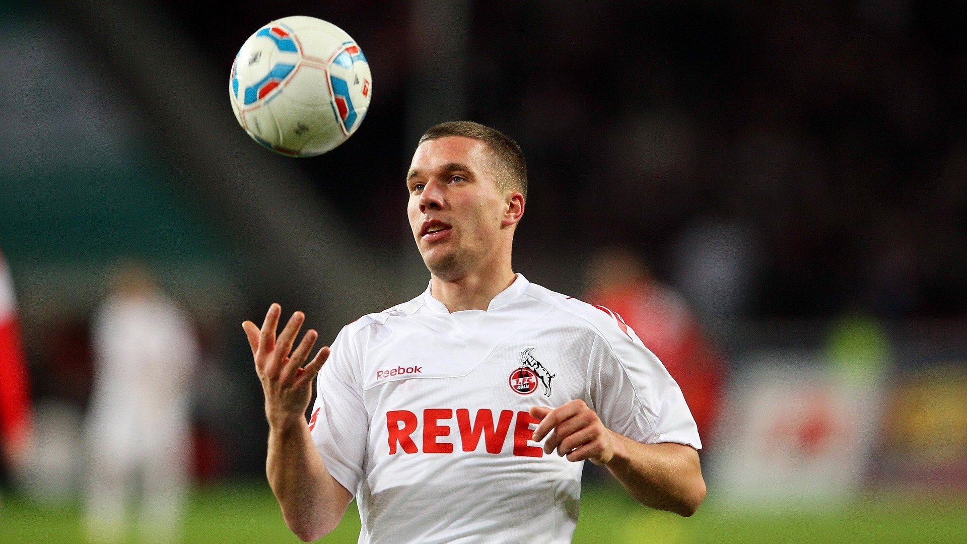 短跑新星闪耀全国锦标赛 破纪录夺冠引关注